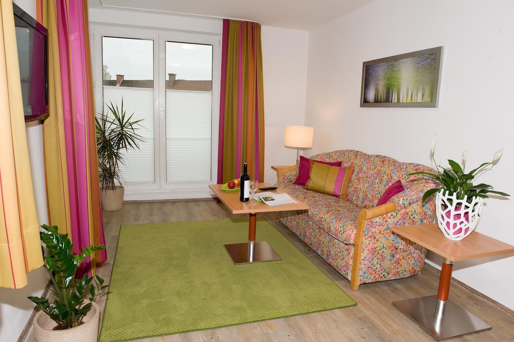 Ferienwohnungen - Boarding Wohnungen Sonnenhof Lenzing Zimmer foto